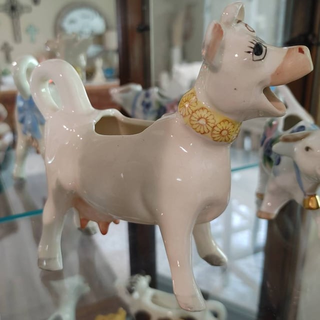 LeVre♡SoeurS コクリス FR Vintage Cow Shaped Creamer | Choose From: Borden Elsie