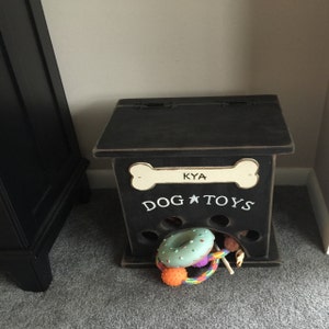 primitive toy box