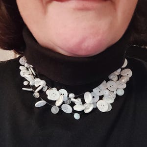 Button necklace, necklace with pearls and buttons, Perlon necklace, statement necklace, blue necklace, blue necklace, gift for girlfriend, Mother's Day