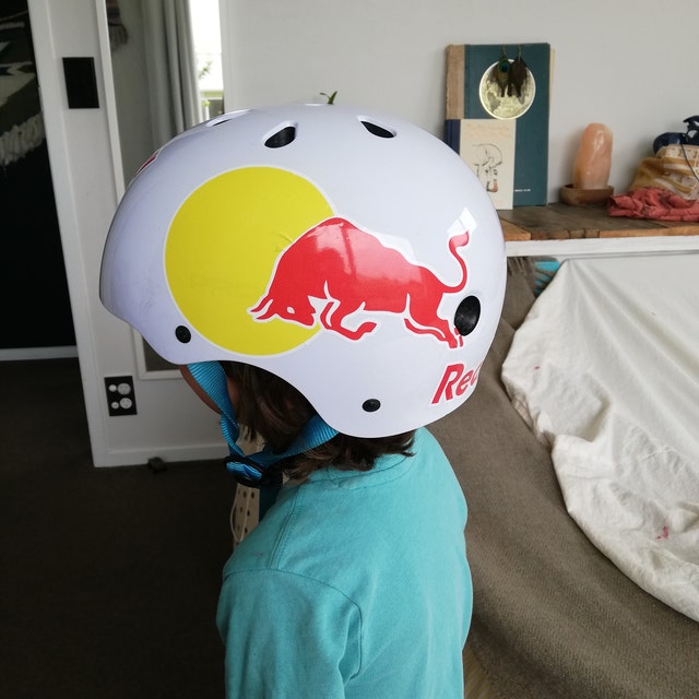Stickers helmet moto Red Bull (Destocking)