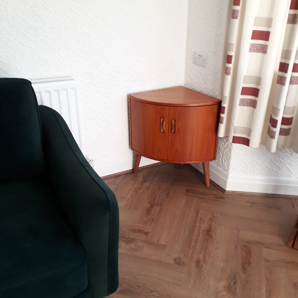 Vintage Midcentury Gplan Teak Curved Sideboard TV Stand Corner