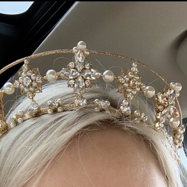 Golden Floral Pearl Crown