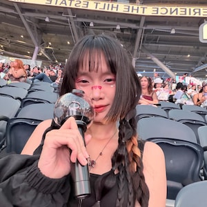 Quỳnh added a photo of their purchase