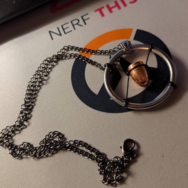 サイバーパンク2077 弾丸ネックレス - Etsy 日本