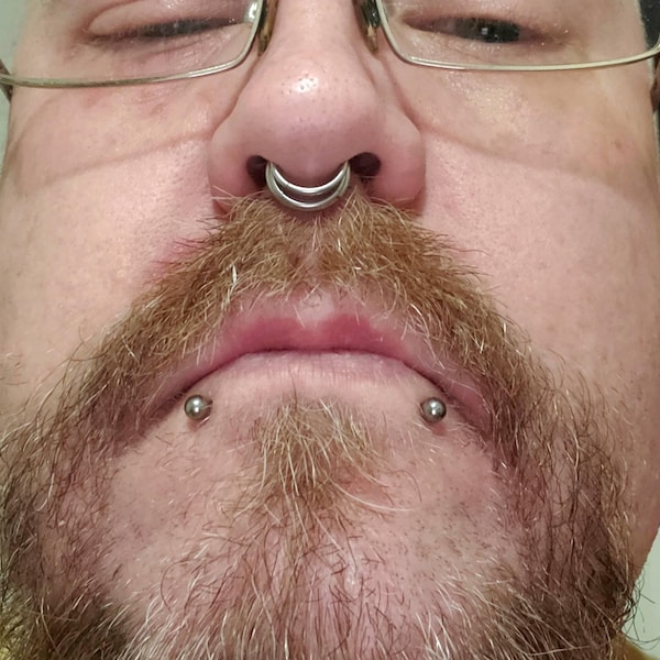 16G 316L Surgical Steel Long Curved Disturbed Chin Lip Ring Labret Horn ...