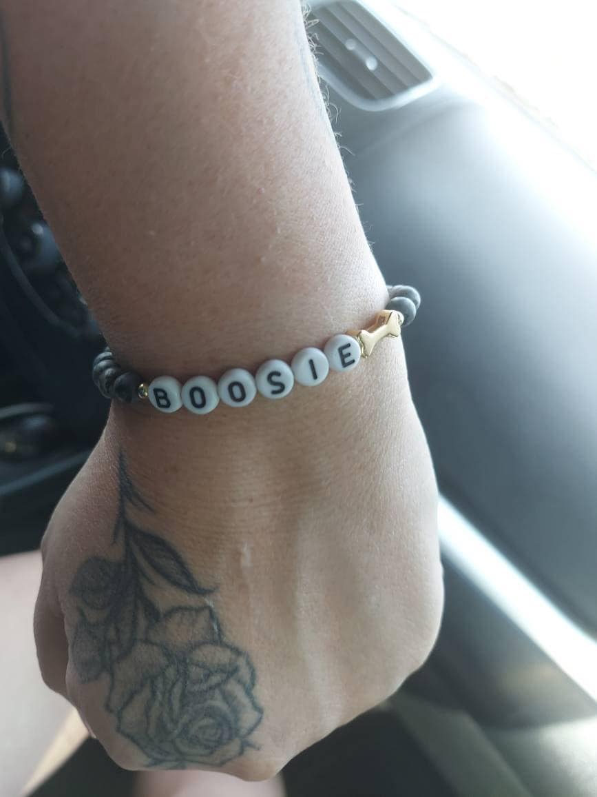 Personalized Pet Name Bone Bracelet with Beads, Gold Bone Bracelet, Stretch Chain, Pet Memorial Jewelry, Gift for Dog Mom/Pet Lovers