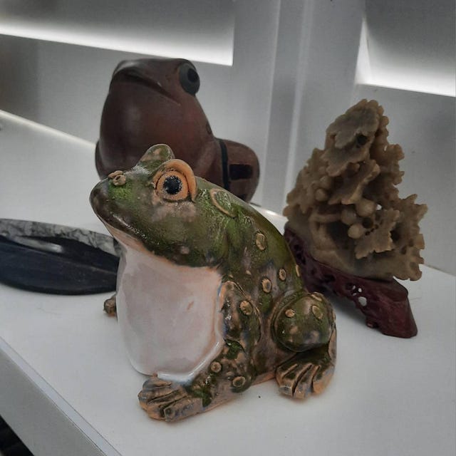 陶器のカエルの置物、陶器の彫刻アート、人間の顔、かわいい 陶器のカエルの置物、陶器の彫刻アート、人間の顔、かわいい