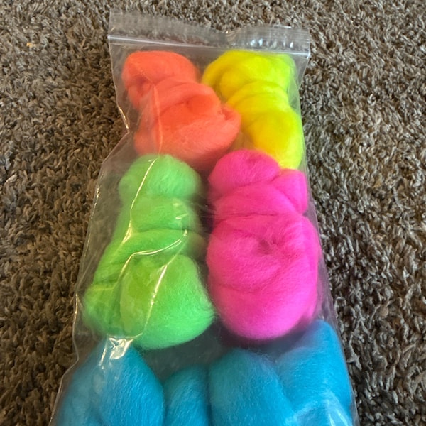 NEON LIGHTS Assorted Colors, Wool Roving, 2.5 Ozs., 100% Wool Roving ...