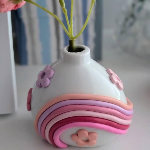 レトロで折衷的なピンクのつぼみ型の花瓶/かわいい陶器の花瓶