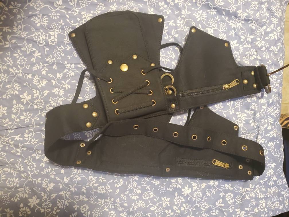 Pocket belt ~ Utility belt ~ Festival and travel hip bag ~ With 5 pockets ~ Black cotton ~ Unisex ~ The Celticbelt