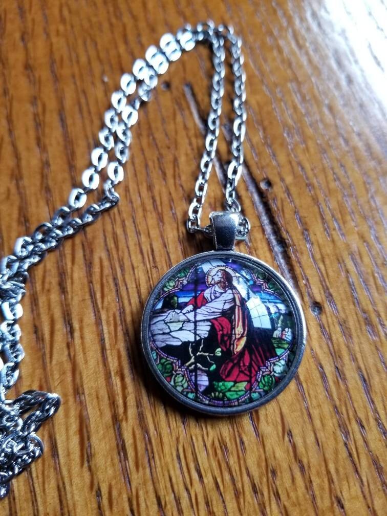 Jesus Christ Praying • Jesus Christ Jewelry • Christian Jewelry • Christian Gifts • Religious Gift • Christian Necklace • Jesus Jewelry