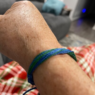 Bracelet Tressé Rasta Jamaïcain Multicolore - Unisexe - Neuf Sans Emballage - Promotion