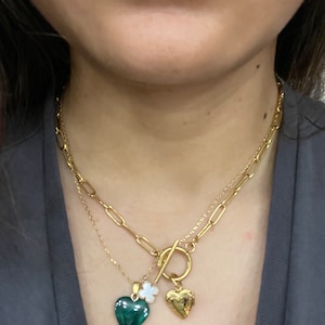 Mehwish added a photo of their purchase
