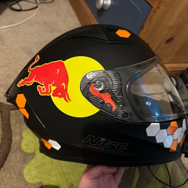 Helm agv red bull deals