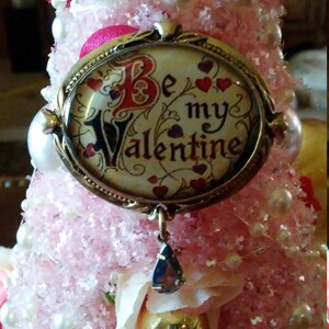 Zoom Glam! Red /& Green Mother/'s Day Beaded Flower Bouquet Pin Valentine Gift Vintage Brooch