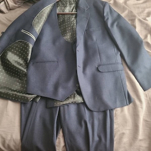 Menista  Suit Premium Three Piece Green Mens Suit for Wedding, Engagement, Prom, Groom wear and Groomsmen Suits