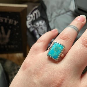 Arizona Turquoise Rectangle 10x15mm Gemstone Ring - Gold Plated