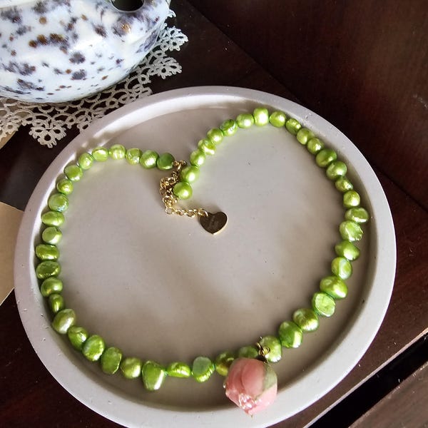 Colorful Keshi Pearl Necklace With Real Rose in Resin | Handmade ...