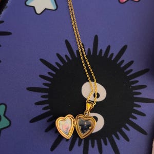 Victoria added a photo of their purchase