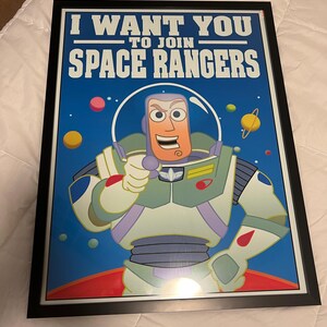 バズ ライトイヤーのポスター スペースレンジャーに参加してほしい