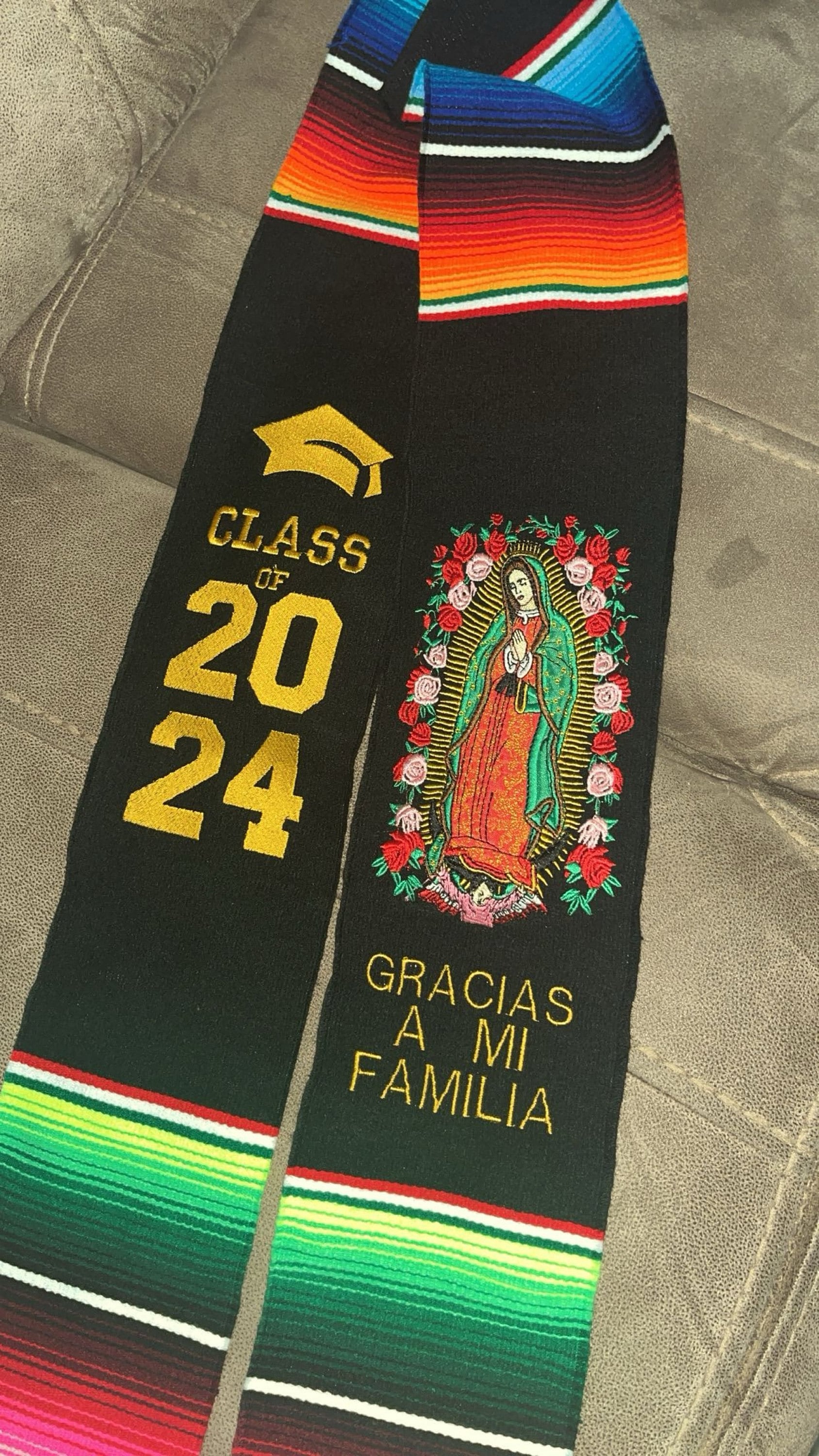 Mexikanische Abschlussstola mit Serape, bestickt mit Blumen. Abschlussstola. Mexikanische Abschlussstola. Abschlussjahrgang 2025. Personalisierte Stola.