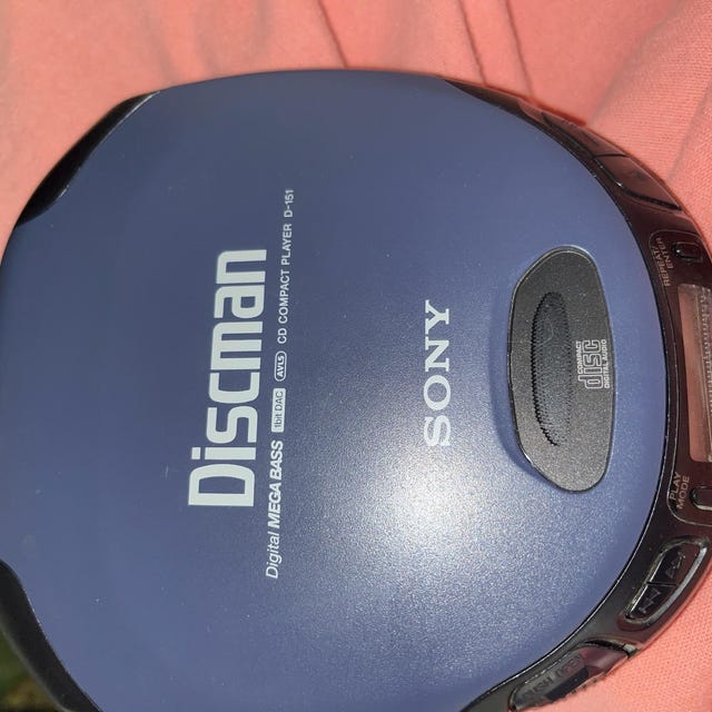 Sony - Discman D-151 - デジタルメガベースポータブル CD プレーヤー