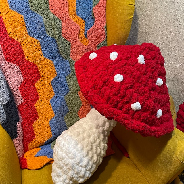 Giant Mushroom Pillow Crochet: Crochet pattern