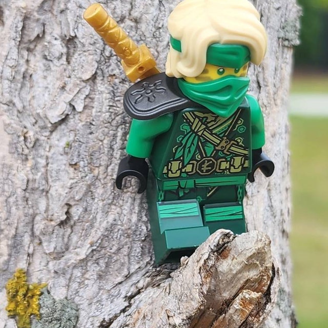 Lego ninjago season 14 lloyd minifigure hotsell
