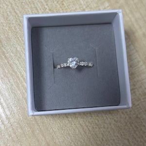 Anello di fiori di nascita personalizzato, anello di famiglia di fiori di nascita personalizzati, anello bouquet in argento sterling 925, anello inciso per le donne, regalo per mamma/nonna/lei