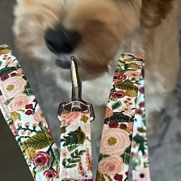 Wendy Flower Leash