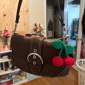 Porte-clés Tricoté Main – Cerise Crochet – Fait Main Au Royaume-Uni – Neuf Sans étiquettes