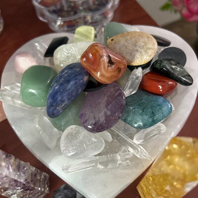 JIC Gem Selenite Charging Bowl - 3 Inch, Hand-Carved Crystal Holder For Healing Stones & Jewelry - View #3