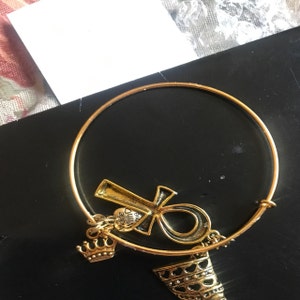 Buyer photo Yasmine Shropshire , who reviewed this item with the Etsy app for iPhone.
