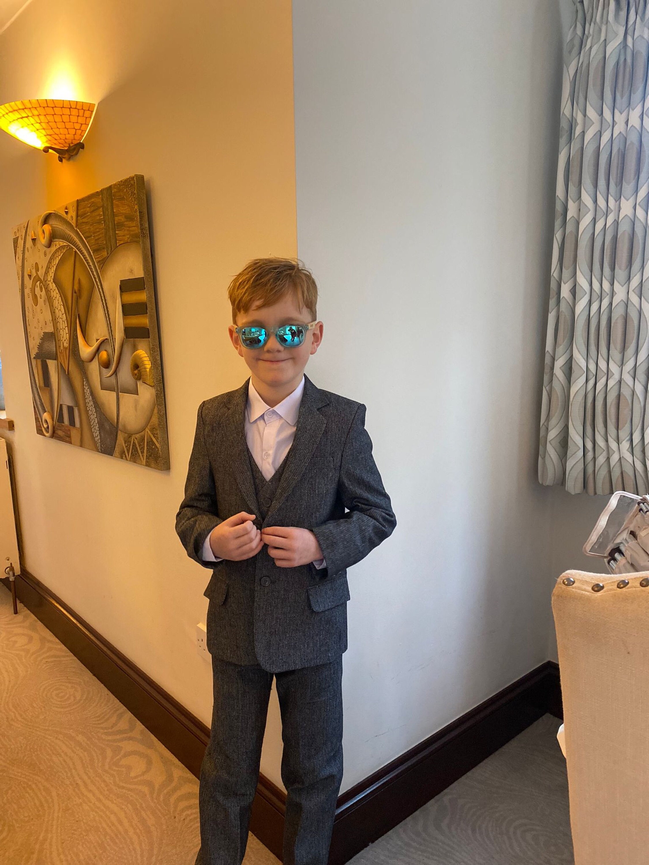 Personalized Ring Bearer Sunglasses with Badge, Kids Flower Girl Sunglasses, Junior Groomsman Gift, Page Boy Sunglasses, Ring Bearer Gift