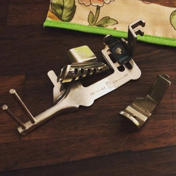 Vintage Singer Top Hat Cam 14 COMB STITCH Fashion Accessory Disc Sewing