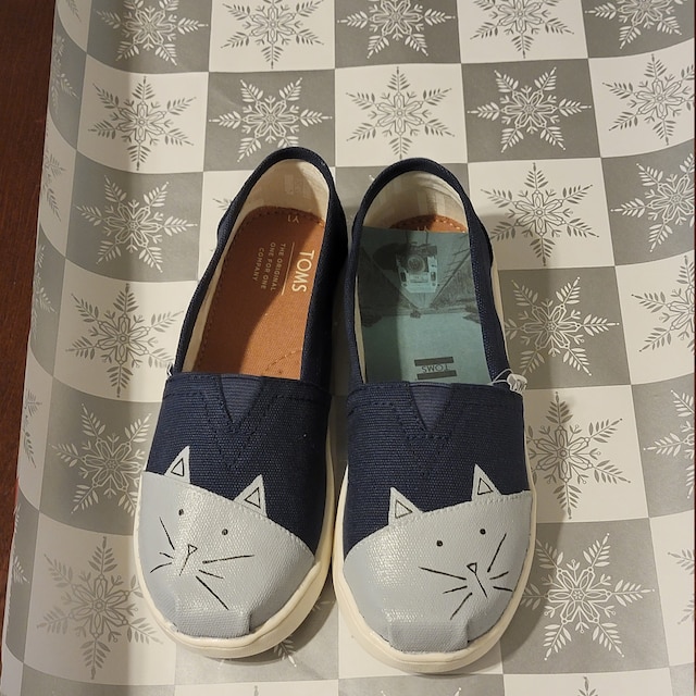 Cat TOMS