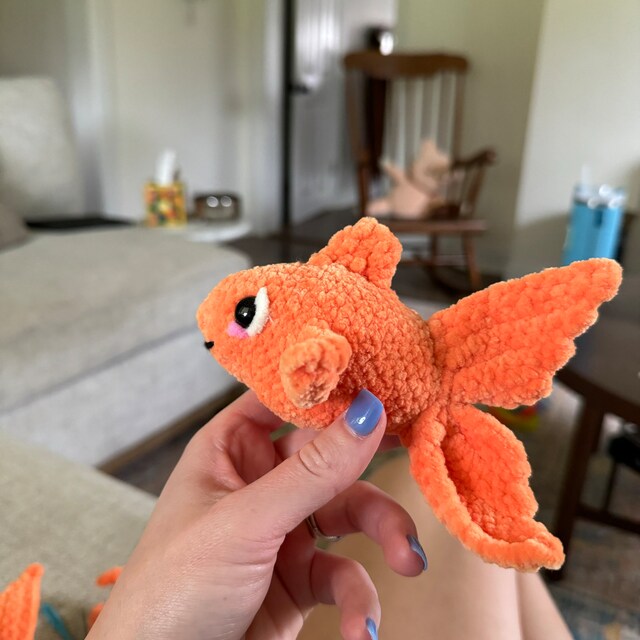 パターン: 金魚のギリーのパターン - 金魚の編みぐるみのパターン