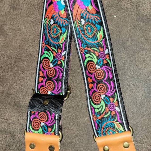 Crossbody Handbag Guitar Strap Paisley – Saffron Trading Company