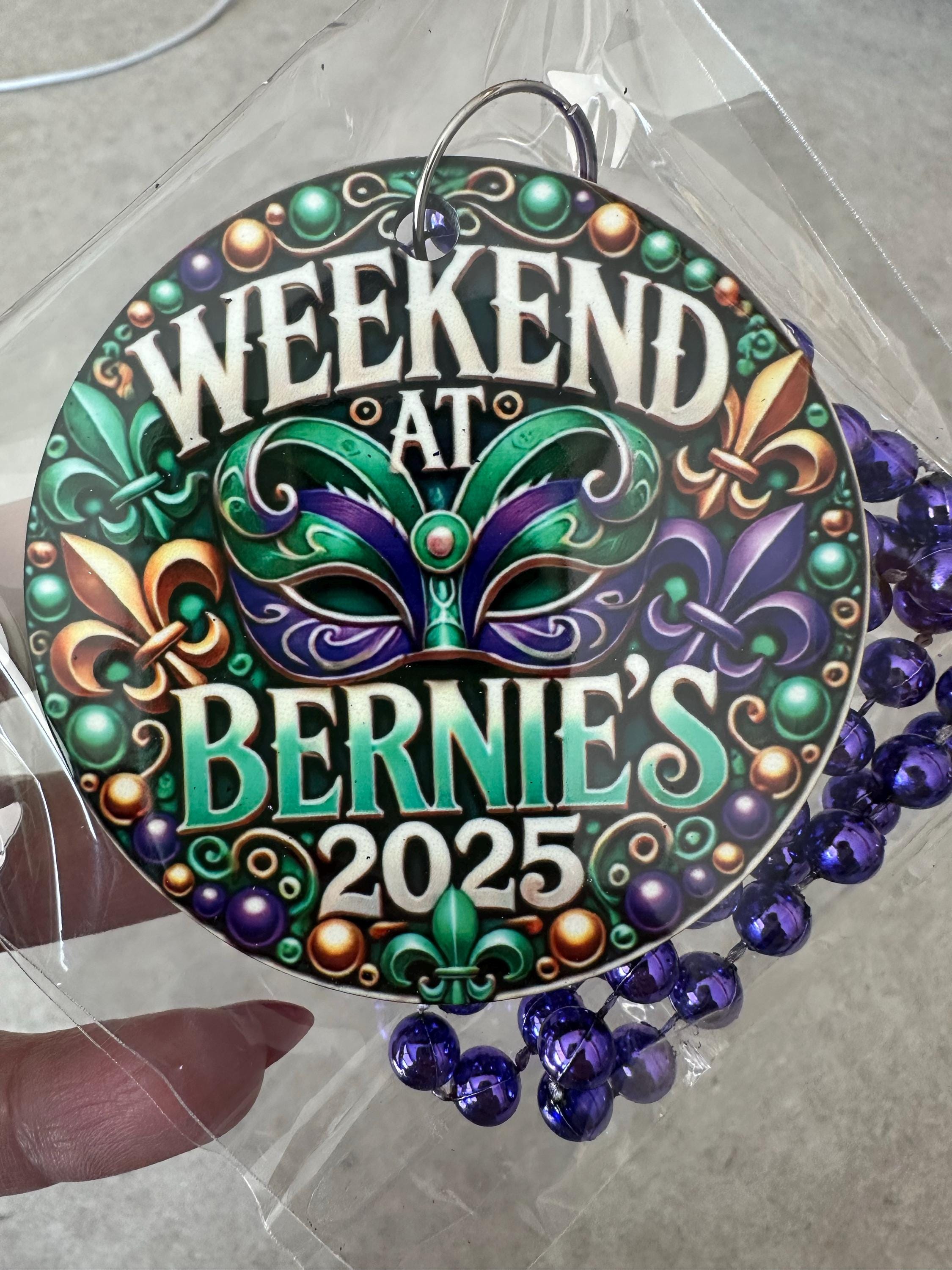 EINSEITIGE Mardi Gras-Halskettenmedaillons – Individuell gestaltet mit farbigem Design (verwenden Sie ein vorgefertigtes Design oder senden Sie Ihr eigenes ein). Großpackungen.