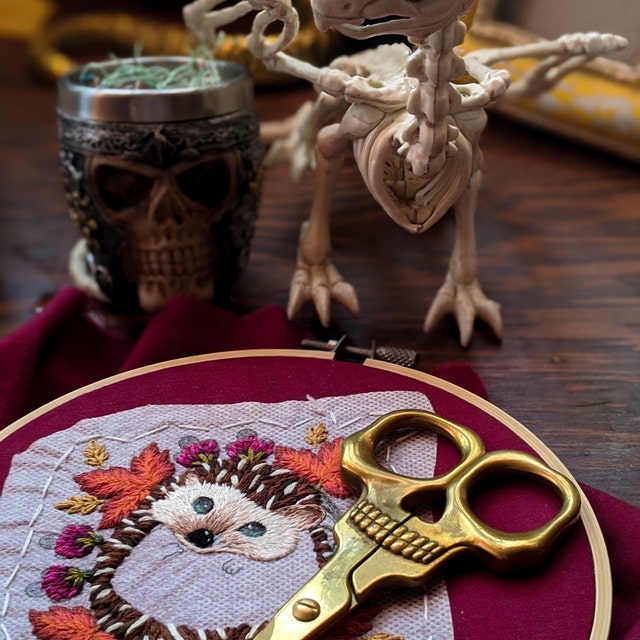 Skull Embroidery Scissors – Chasing Threads