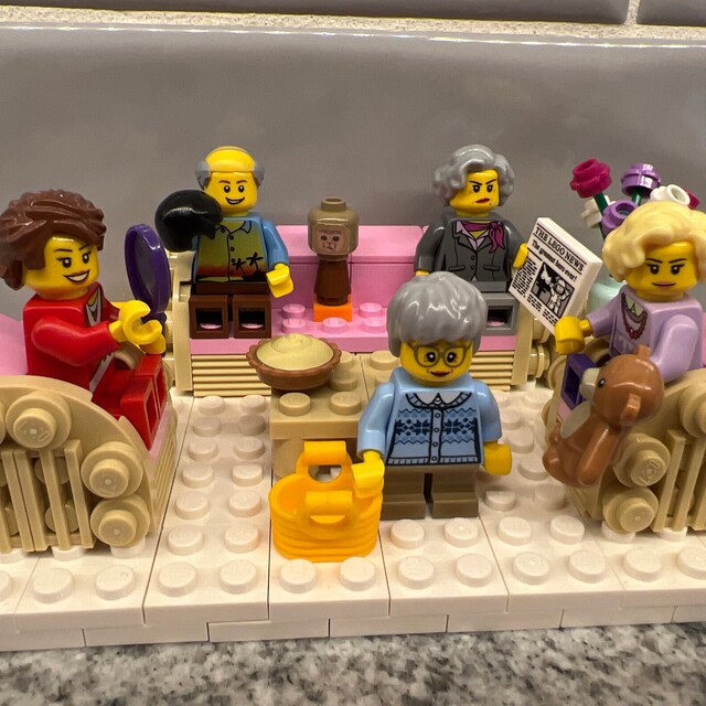 Golden girls legos deals