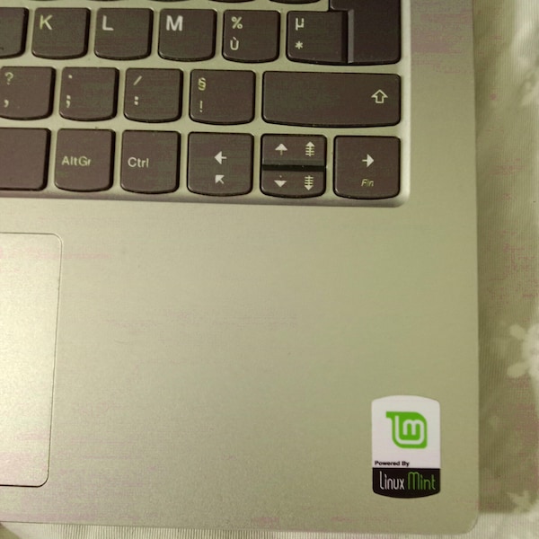 Skynet Property Labels Cyberdyne Systems Skynet Property Stickers - 10 Pack Asset Labels In 3 Sizes By Dead Head Props Model 101 - Foto 6