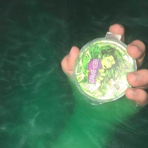 Bathory Bloodbath Hexbomb – Rote Badebombe, Mit Beerenduft, Gothic Style