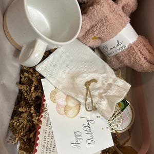 Deluxe added a photo of their purchase