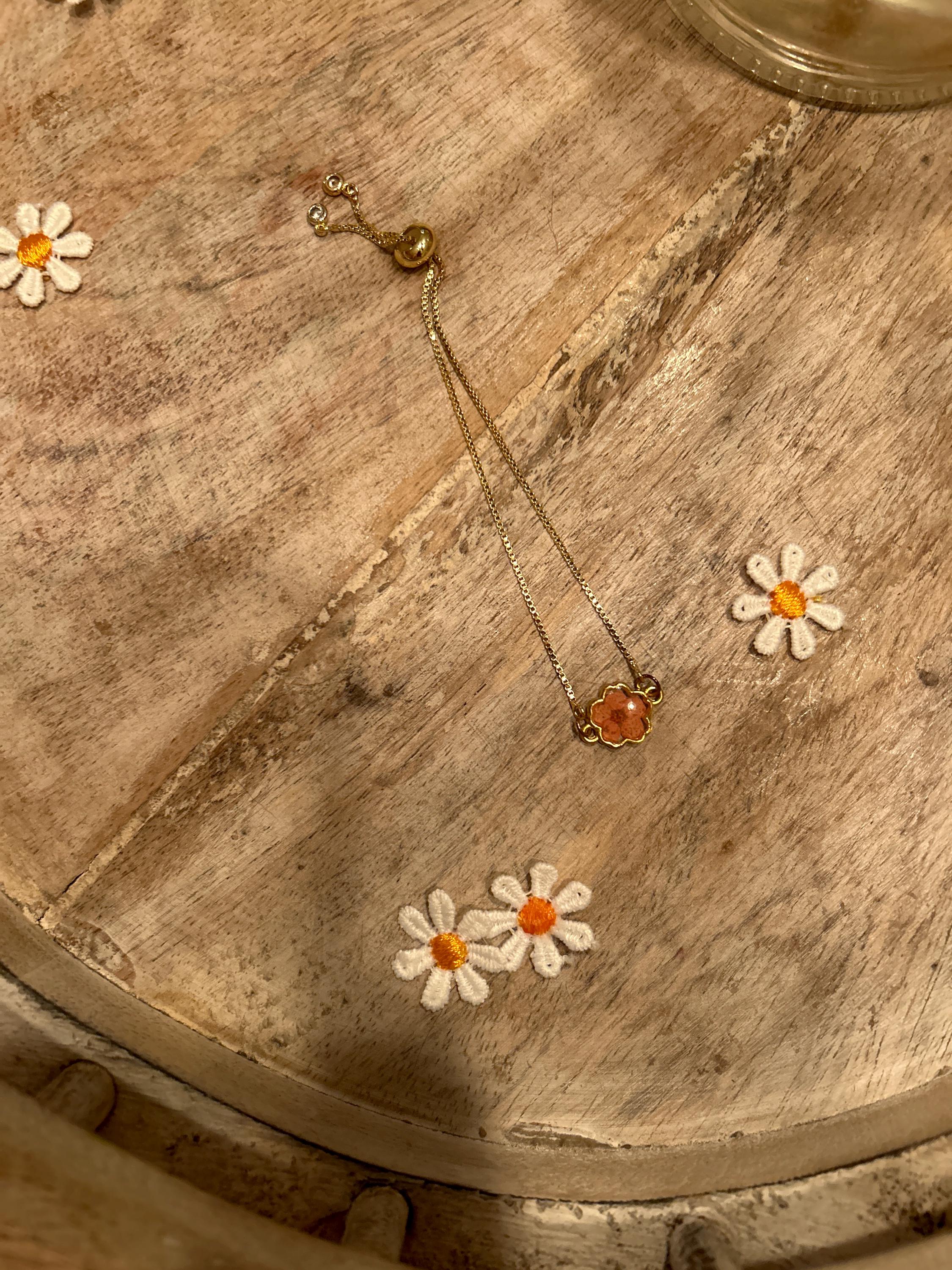 Pressed flower bracelet, Resin bracelet, gold bracelet, Small size, Bridesmaid bracelet, Friendship bracelet, gift for her