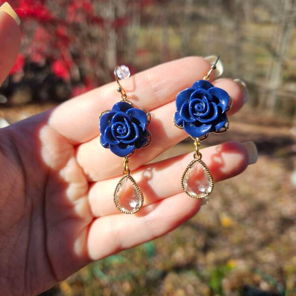 OVERSIZED ORCHID EARRINGS, GOLD METALLIC main image 1