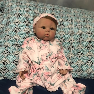 Lonian 48 Cm Reborn Baby Puppe Mit Kuschelkörper – Realistische Puppe Mit Handgemalten Haaren (braune Augen)