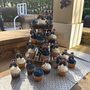 モンスタートラック カップケーキ トッパー | 写真 | カスタム | 写真