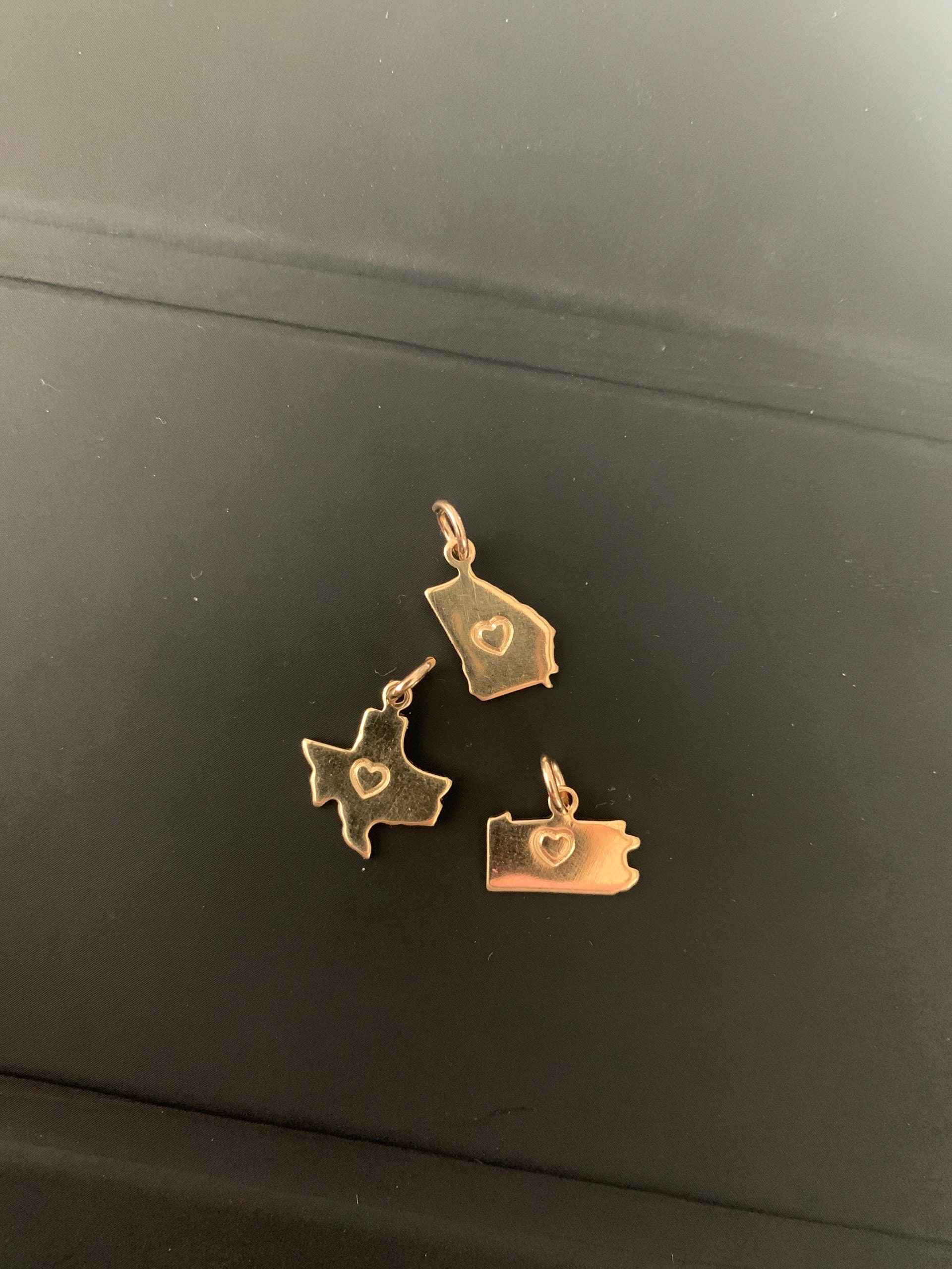 Small Gold State Charms with Jump Ring, 50 States, Personalized Gifts, Going Away Gift, Graduation Gift, State Jewelry