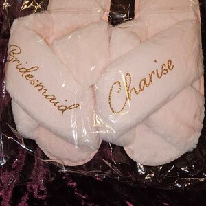 bridesmaid gift slippers